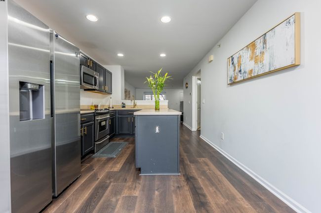 27863 Hopkins Dr, Condo with 2 bedrooms, 2 bathrooms and null parking in Novi MI | Image 7