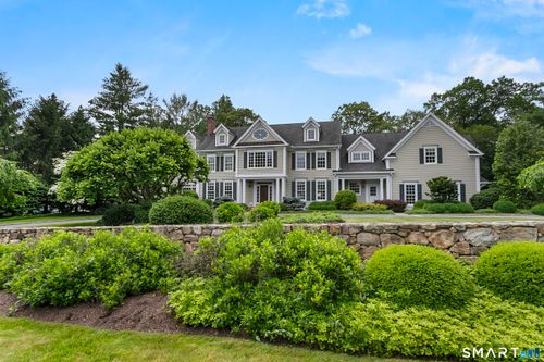 110 Queens Grant Dr, Fairfield, CT, 06824-1992 | Card Image