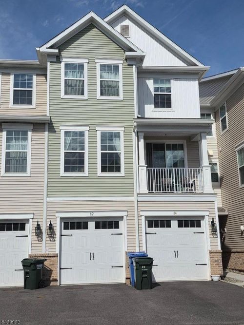 82 Depot Way, Green Brook, NJ, 08812-1378 | Card Image