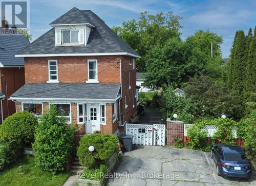 551 1st Ave E, North Bay, ON, P1B1K5 | Card Image