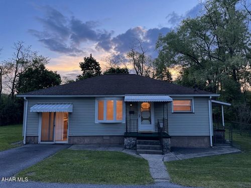 3935 Oak Avenue, Altoona, PA, 16601 | Card Image