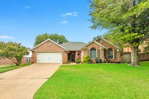 9 Crooked Creek Ct, Trophy Club, TX, 76262-5432 | Card Image