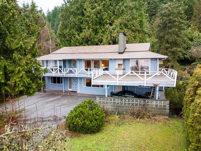 216 Rondoval Crescent, House other with 5 bedrooms, 3 bathrooms and 8 parking in North Vancouver BC | Image 1