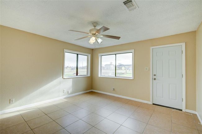 222 S Avenue G, House other with 4 bedrooms, 3 bathrooms and null parking in Freeport TX | Image 7