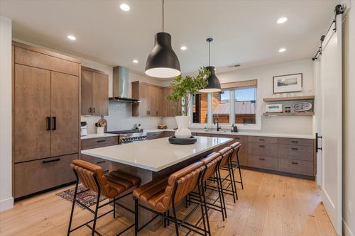 61312 Mcroberts Ln, Bend, OR, 97702-4900 | Card Image