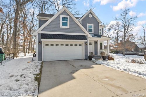 4511 Sedum Gln, Waterford, MI, 48328-1156 | Card Image