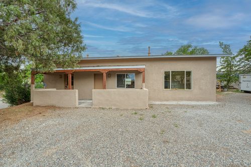 720 School St, Espanola, NM, 87532-9401 | Card Image