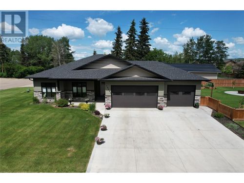 10224 18 St, Dawson Creek, BC, V1G4E1 | Card Image