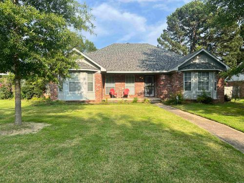 11 Vixen Trl, Jacksonville, AR, 72076-2677 | Card Image