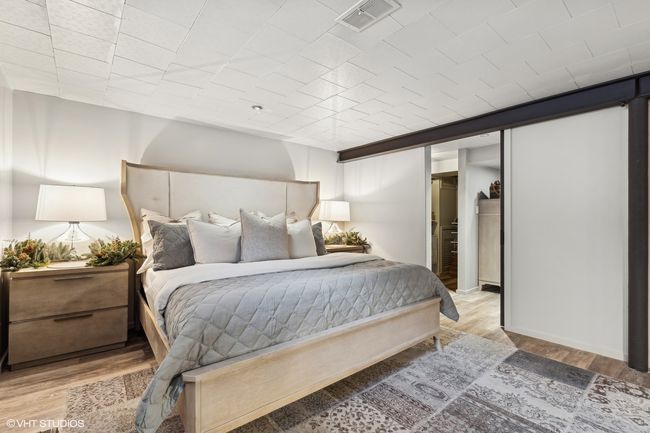 Primary suite on lower level | Image 23