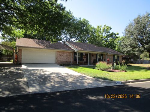 7100 Canterbury Dr, Waco, TX, 76712-3964 | Card Image