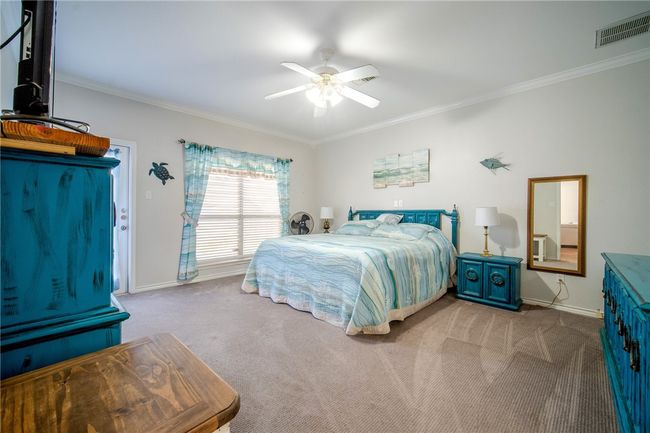 downstairs suite | Image 8