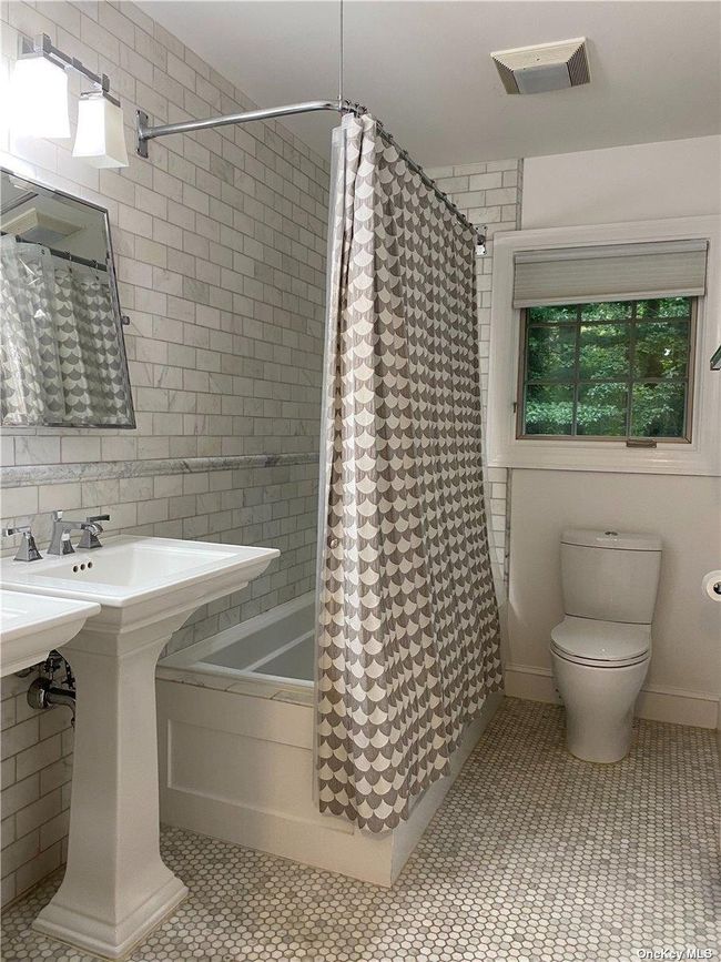 22 Dale Rd, House other with 4 bedrooms, 2 bathrooms and null parking in Halesite NY | Image 7