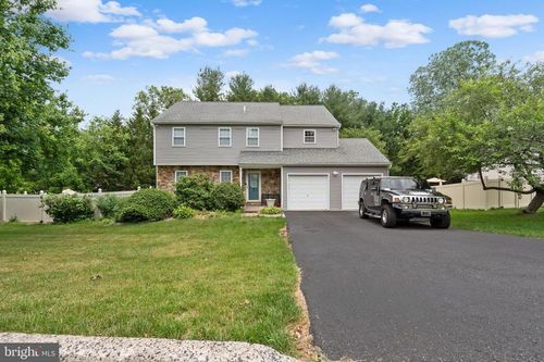 2227 Heather Ln, POTTSTOWN, PA, 19464-2694 | Card Image