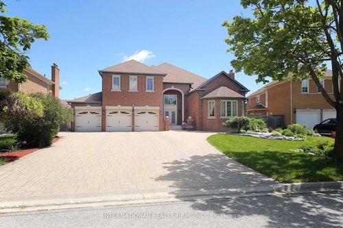 7 Elderwood Dr, Richmond Hill, ON, L4B2X3 | Card Image