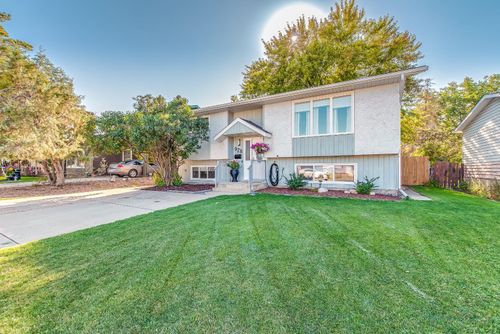 928 4 St Se, Redcliff, AB, T0J2P0 | Card Image