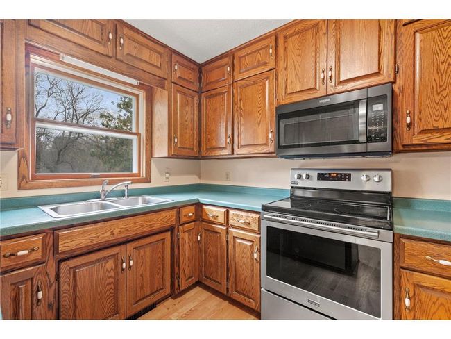 641 Parkview Dr, House other with 3 bedrooms, 3 bathrooms and null parking in New Richmond WI | Image 9