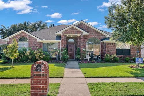 1614 Briargrove Dr, Mesquite, TX, 75181-1752 | Card Image