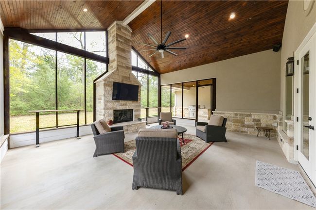 View of sunroom / solarium | Image 29