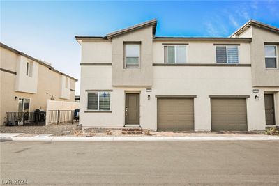 2733 Champagne Gold Avenue, Townhouse with 2 bedrooms, 2 bathrooms and null parking in North Las Vegas NV | Image 1