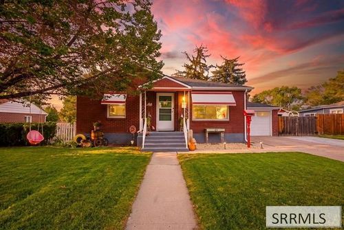 754 Dogwood St, Pocatello, ID, 83201-5617 | Card Image