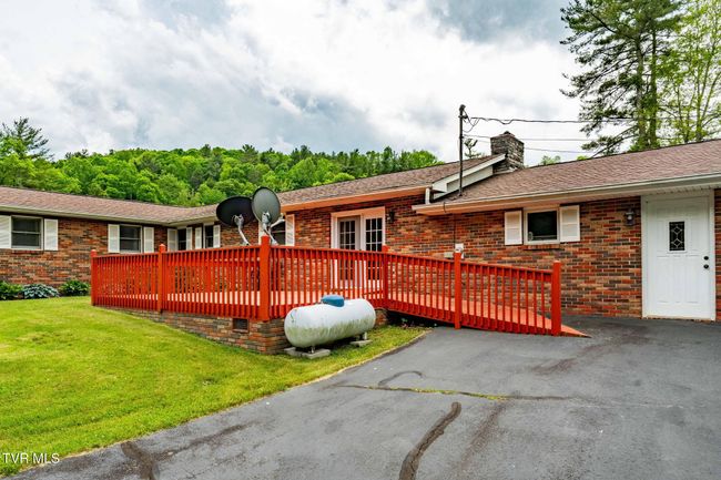 1867 Gentry Creek Rd, House other with 3 bedrooms, 2 bathrooms and null parking in Laurel Bloomery TN | Image 25