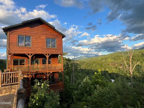 804 Resort Way, Gatlinburg, TN, 37738 | Card Image