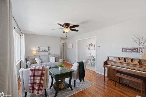 401 E Becky Ln, Mount Pleasant, IA, 52641-1274 | Card Image