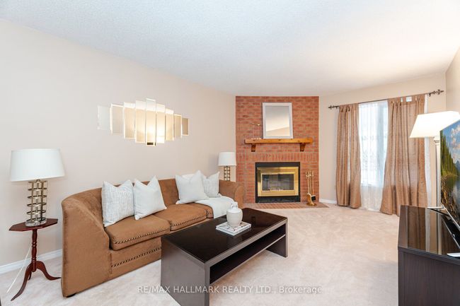 10 Iles St, House other with 5 bedrooms, 4 bathrooms and 2 parking in Ajax ON | Image 8