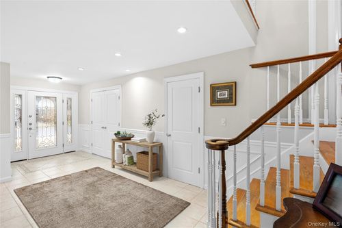 2686 Frances St, Bellmore, NY, 11710-5402 | Card Image