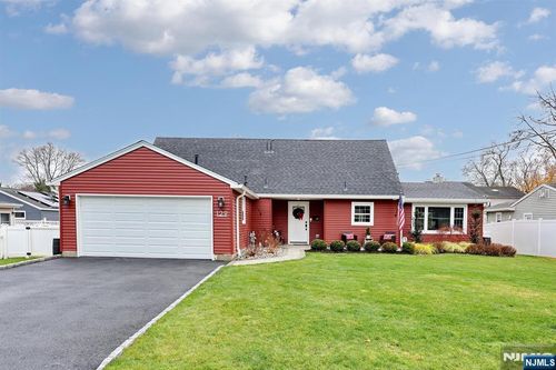 129 Sanford Ave, Emerson, NJ, 07630-1334 | Card Image