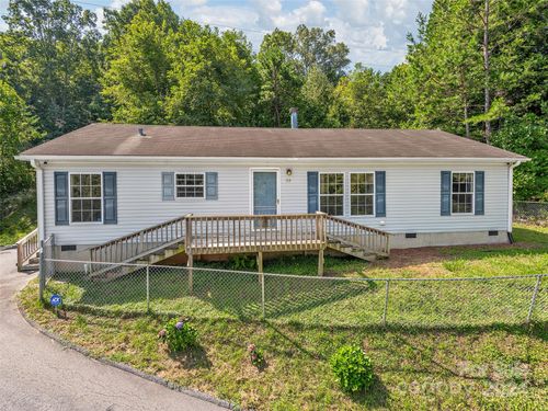 33 Goose Creek Rd, Swannanoa, NC, 28778-8201 | Card Image