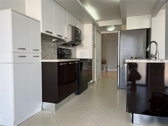 APT-1910 - 290 174 Th St, Condo with 2 bedrooms, 2 bathrooms and null parking in Sunny Isles Beach FL | Image 5