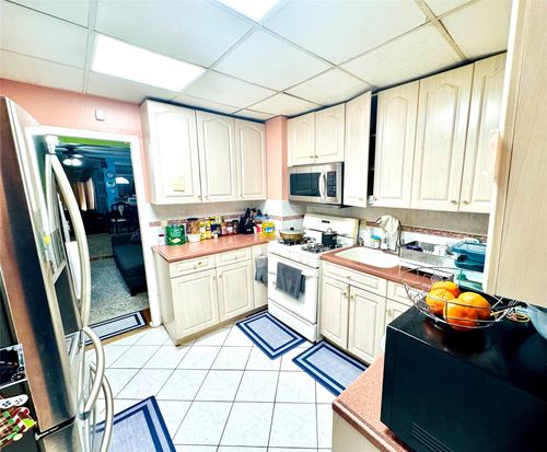 8931 214th St, Queens Village, NY, 11427-2329 | Card Image