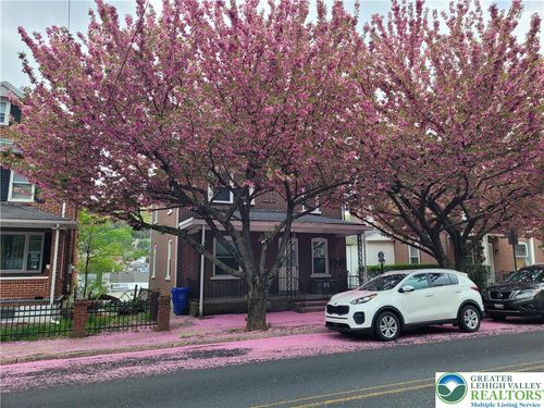 1st-flr-1024 Delaware Ave, Fountain Hill, PA, 18015-2509 | Card Image