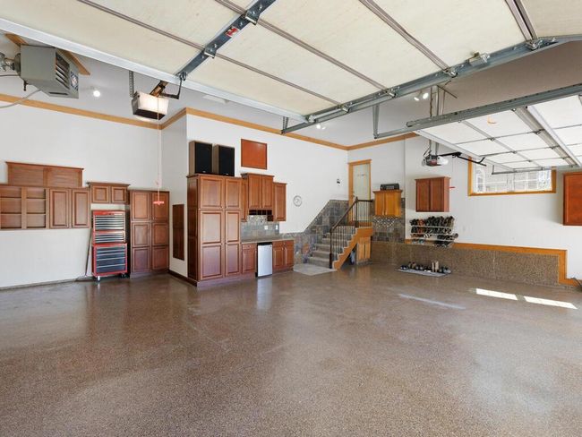 Large Attached Garage with Epoxy Floors - 25259 Galaxy Ave Wyoming MN 55092 USA-071-003-072-MLS_Size.jpg | Image 49