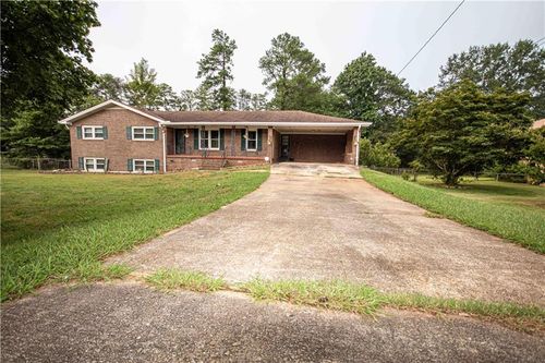 2135 Surrey Trl Se, Conyers, GA, 30013-2217 | Card Image