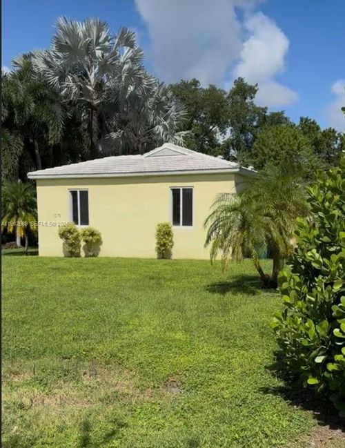 1015 112th St, Biscayne Park, FL, 33161-6727 | Card Image