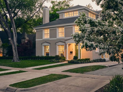 2412 Jarratt Ave, Austin, TX, 78703-2431 | Card Image