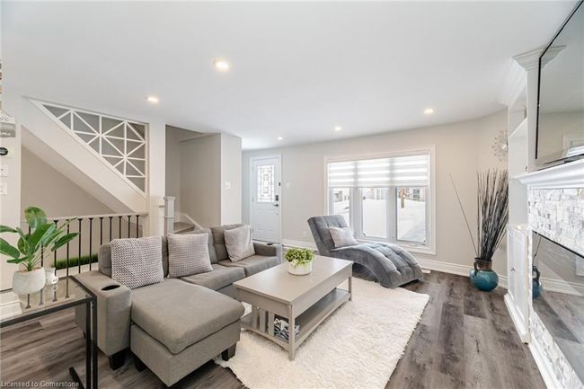 512 Pinetree Cres, House other with 3 bedrooms, 3 bathrooms and 4 parking in Cambridge ON | Image 11