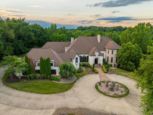 8633 Fulton Dr Nw, Massillon, OH, 44646 | Card Image