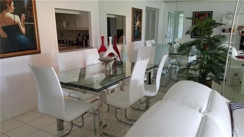apt-101-605 Oaks Dr, Pompano Beach, FL, 33069-3742 | Card Image