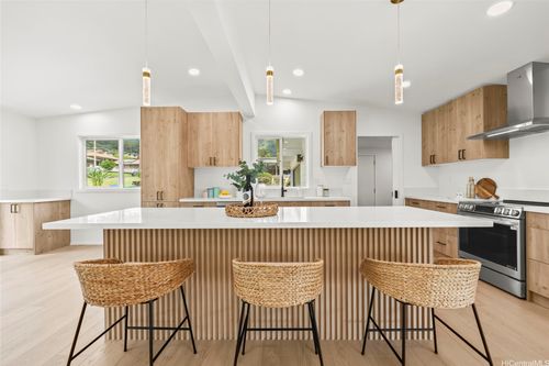 3489 Manoa Rd, Honolulu, HI, 96822-1163 | Card Image