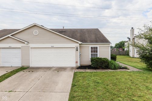 7853 Wildwood Farms Ln, Indianapolis, IN, 46239-7672 | Card Image