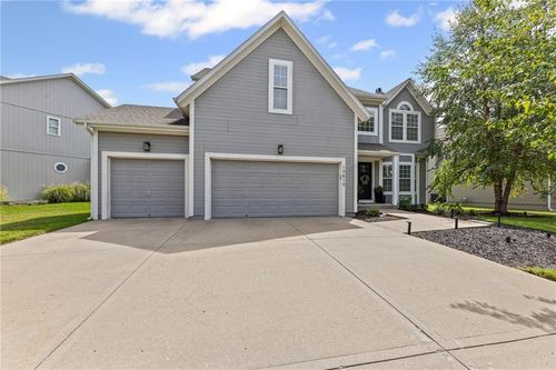 19819 W 96th Ter, Lenexa, KS, 66220-3346 | Card Image
