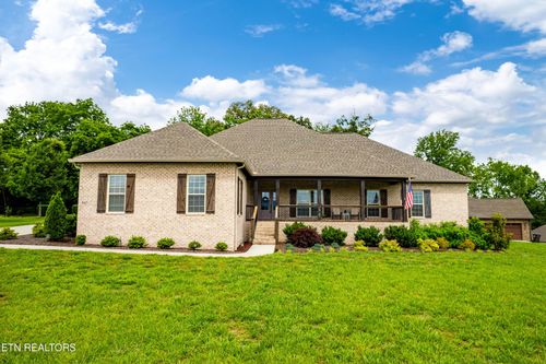 837 Majestic Mountains Blvd, Walland, TN, 37886-2095 | Card Image