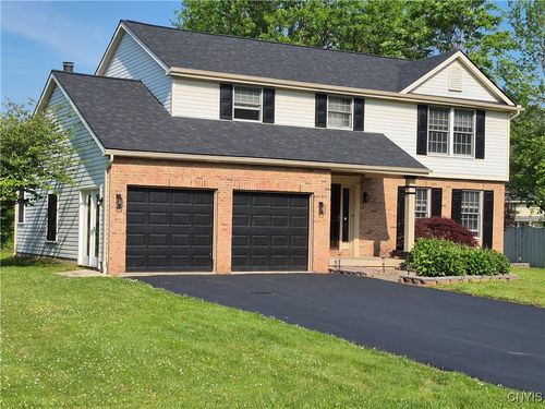 8501 Snowshoe Trl, Cicero, NY, 13039-7926 | Card Image