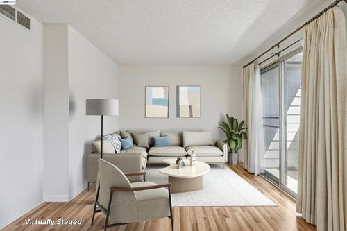 apt-84-620 River Oak Way, Hayward, CA, 94544-6747 | Card Image