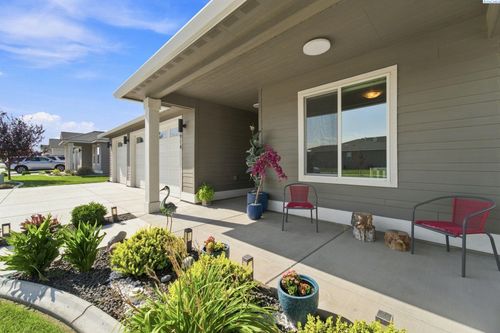 4914 White Dr, Richland, WA, 99352-8581 | Card Image