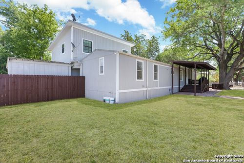 161 Water St, Pipe Creek, TX, 78063-5721 | Card Image